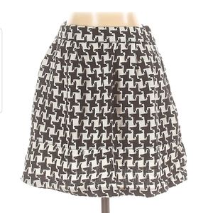 Xhilaration Houndstooth Skirt- LIsting ends 5/11